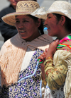 La Paz, Bolivia: indigenous women chatting - Paceas - photo by M.Torres