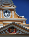 La Paz, Bolivia: Palacio Legislativo - clock and the pediment with the Bolivian coat of arms - Plaza Murillo - photo by M.Torres