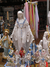 Bosnia-Herzegovina - Medugorje: large and small - statues of Virgin Mary  (photo by J.Kaman)