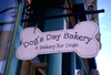 Canada / Kanada - Victoria (BC): a bakery for dogs - photo by F.Rigaud