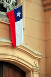 Santiago de Chile: Chilean flag at Iglesia Santa Ana - calle Catedral - photo by M.Torres
