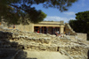 Crete, Greece - Knossos (Heraklion prefecture): tourists are everywhere (photo by A.Dnieprowsky)