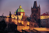 Czech Republic - Prague: Charles bridge and Old town bridge tower - at dusk - Staromestska mostecka vez (photo by M.Gunselman)