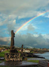 Moai (Ilha da Pascoa, Isla de Pascua) : rainbow behind the statues - UNESCO world heritage site - photo by Roe Eime