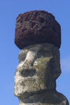 Easter Island - Ahu Tongariki: megalith with head-dress (pukao) - Ilha da Pascoa, Isla de Pascua - photo by R.Eime