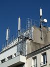 Le Havre, Seine-Maritime, Haute-Normandie, France: mobile phone network antennas on a building terrace - Communication Aerials, Flats - Normandy - photo by A.Bartel