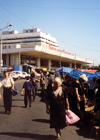 Georgia - Tbilisi / Tblissi / TBS: leaving the train station (Vagzalis Moedani / station square) - photo by M.Torres