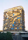 Georgia - Tbilisi / Tblissi / TBS: vertical refugee camp - former hotel Iberia / Iveria / Iweria - the 'Hotel of Tears' / Radisson - architects O. Kalandarischwili, I. Zchomelidse - photo by M.Torres