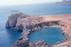 Greek islands - Rhodes - Lindos: dressed in white (photo by Aurora Baptista)