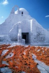 Greek islands - Mykonos (Hora) / Mikonos / JMK: fishing nets in front of the Church of Panagia Paraportiani - Agion Anargiron st (photo by Mona Sturges)