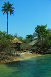 Rubane Island, Bijags Archipelago - UNESCO biosphere reserve, Bubaque sector, Bolama region, Guinea Bissau / Guin Bissau: Hotel Punta Anchaca, bungalow, palms / Hotel Punta Anchaca, bungalow, palmeiras - photo by R.V.Lopes