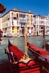 Italy / Italia - Venice: Palazzo Pisani-Moretta and gondolas - Grand canal -  Gothic - XV cent (photo by M.Torres)