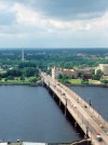 Latvia / Latvija - Riga: to the other bank - Pardaugava - Akmens tilts / stone bridge - Uzvaras bulv. / Kugu iela (photo by Miguel Torres)