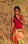 West coast road between the Tsiribihina river and Alley of the Baobabs, Toliara Province, Madagascar: worried girl - Sakalava - photo by M.Torres