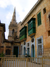 Malta: Malta: Valletta - balconies and church (photo by ve*)