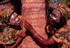 Mozambique / Moambique - Pemba: two maconde women with musiro masks around a tree / mulheres com mascaras de beleza musiro - ximbuti - photo by F.Rigaud