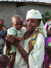Nigeria - Dambatta - Kano State: mother and baby - photo by A.Obem