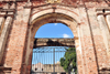 Panama City / Ciudad de Panama: Casco Viejo - ruins of the Santo Domingo convent - gate and the flat arch - Ruinas del Antiguo Convento de Santo Domingo - photo by M.Torres