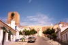 Avis: orange trees by the town gate - car, old Volvo - laranjeiras e portas da vila - photo by M.Durruti