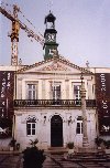 Portugal - Ribatejo - Benavente: town hall with crane - camara municipal - Paos do Concelho - photo by M.Durruti