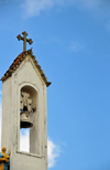 Madalena, M-Zchi district, So Tom and Prncipe / STP: the main church - bell-gable and statue of Faith / igreja matriz - espadanha com sino e figura representando a F - photo by M.Torres