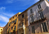 Alghero / L'Alguer, Sassari province, Sardinia / Sardegna / Sardigna: building on the main square, Plaa de Pou Vell / Piazza Civica - photo by M.Torres