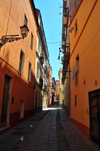 Iglesias / Igrsias, Carbonia-Iglesias province, Sardinia / Sardegna / Sardigna: narrow alley of the historical center - photo by M.Torres