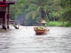 Thailand - Damnern Saduak - Ratchaburi - Floating market: bringing the goods (photo by M.Bergsma)