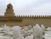 Tunisia - Kairouan: cametery and the Great Mosque - Sidi Okba mosque  (photo by J.Kaman)