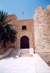 Tunisia / Tunisie / Tunisien - Jerba Island - Houmt Souq: the old fort - Borj Ghazi Mustapha / Borj el-Kebir - entrance (photo by Miguel Torres)