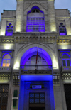 Istanbul, Turkey: Garanti Bank at night - Bahcekapi Branch, Bankacilar Cadessi - Eminn District - photo by M.Torres