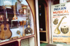 India - Agra (Uttar Pradesh) / AGR: Indian musical instruments - shop (photo by Francisca Rigaud)